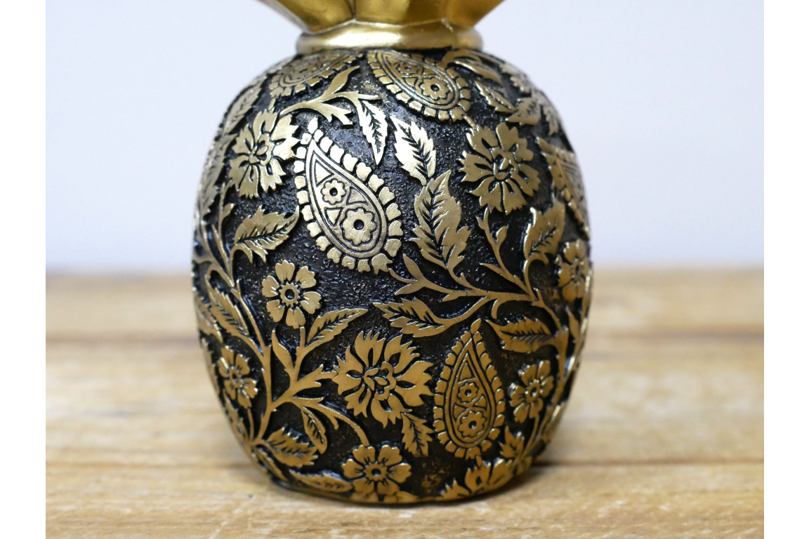 Black & Gold Pineapple Pillar Candle Holder
