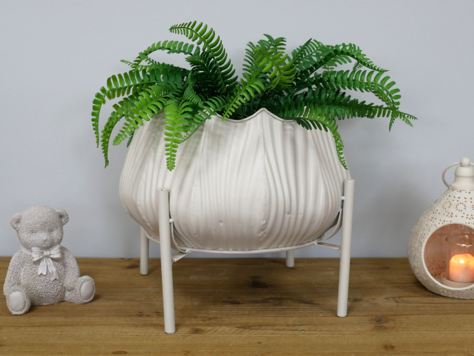 Cream Metal Scalloped Planter