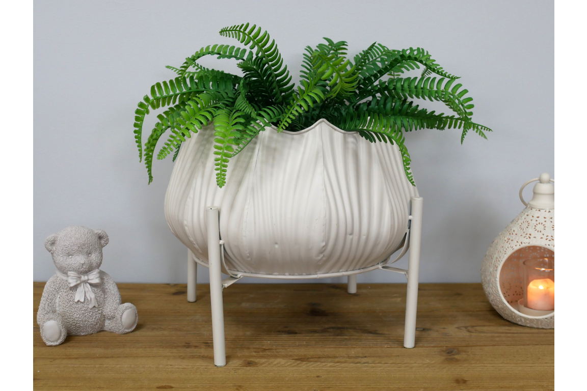 Cream Metal Scalloped Planter