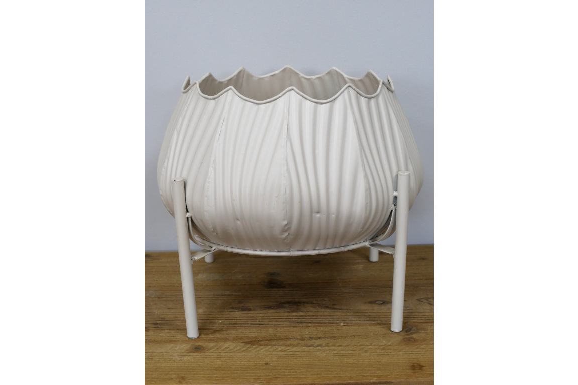 Cream Metal Scalloped Planter
