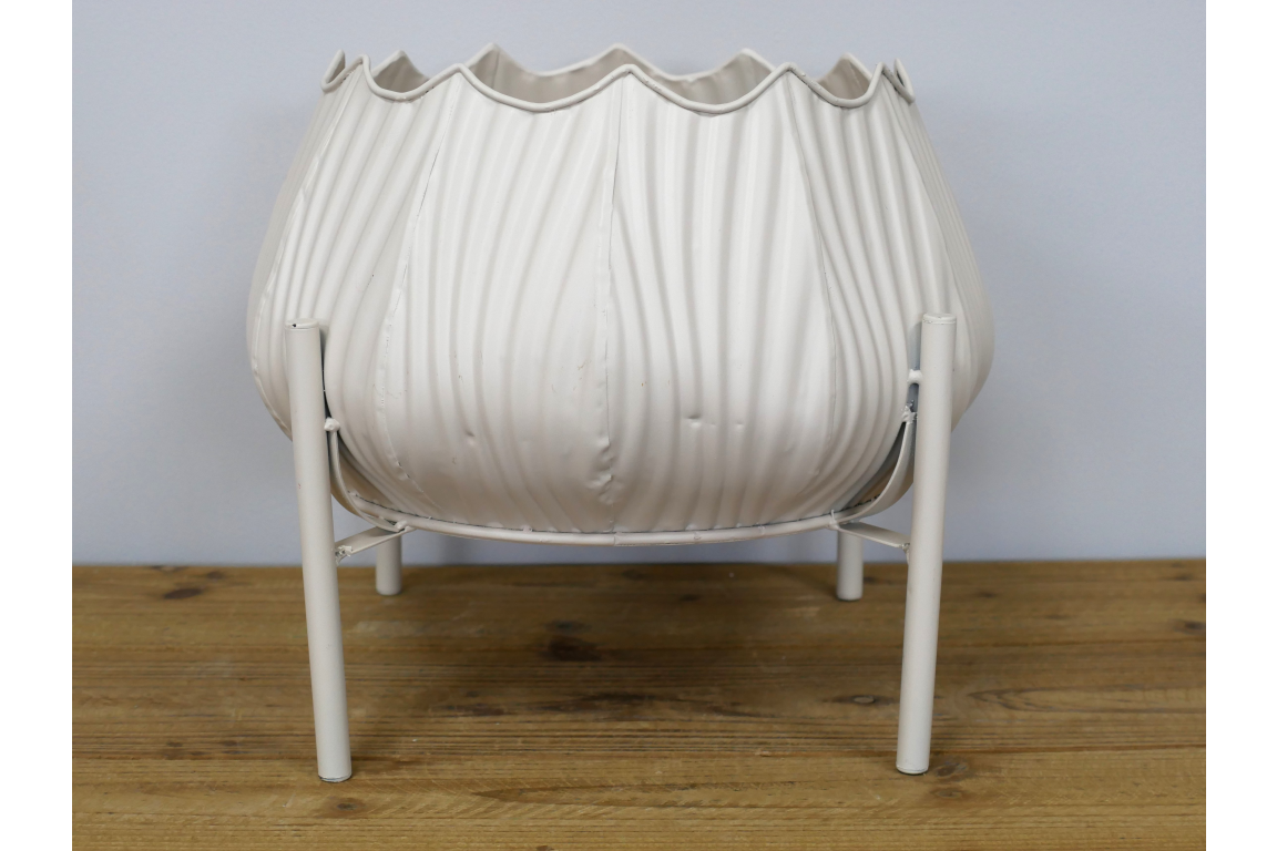 Cream Metal Scalloped Planter