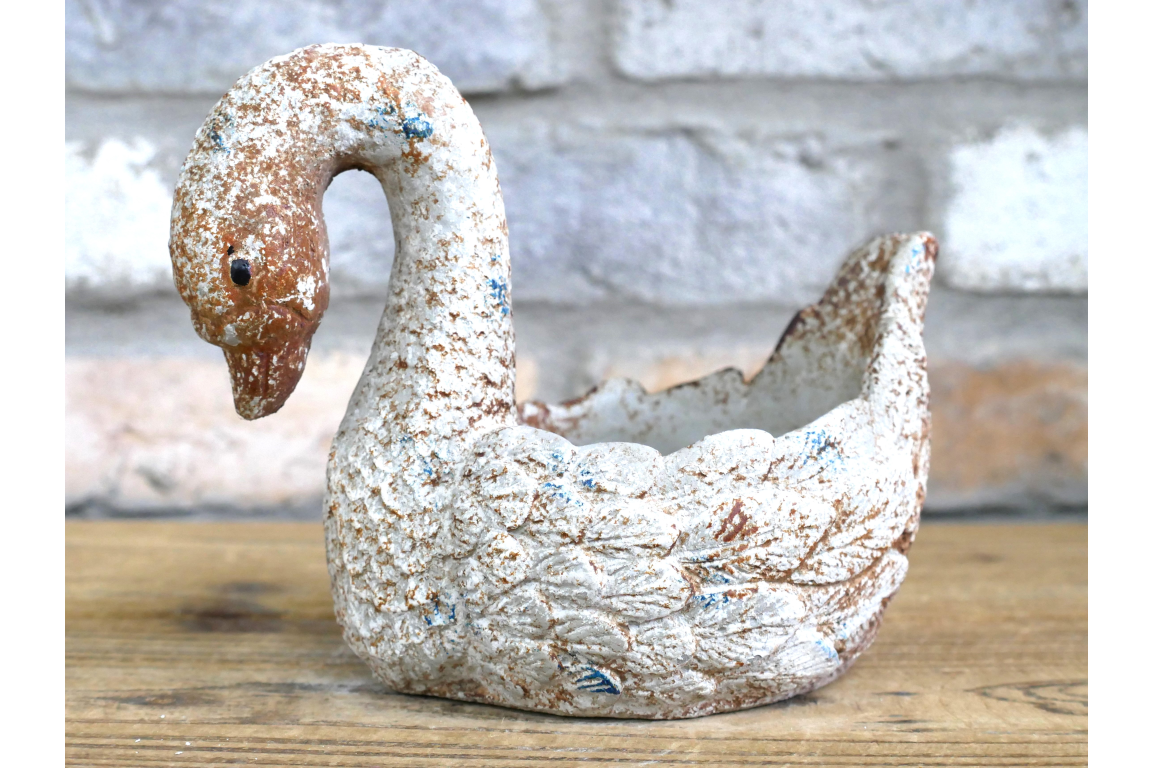 Rustic Swan Planter Indoor/Outdoor