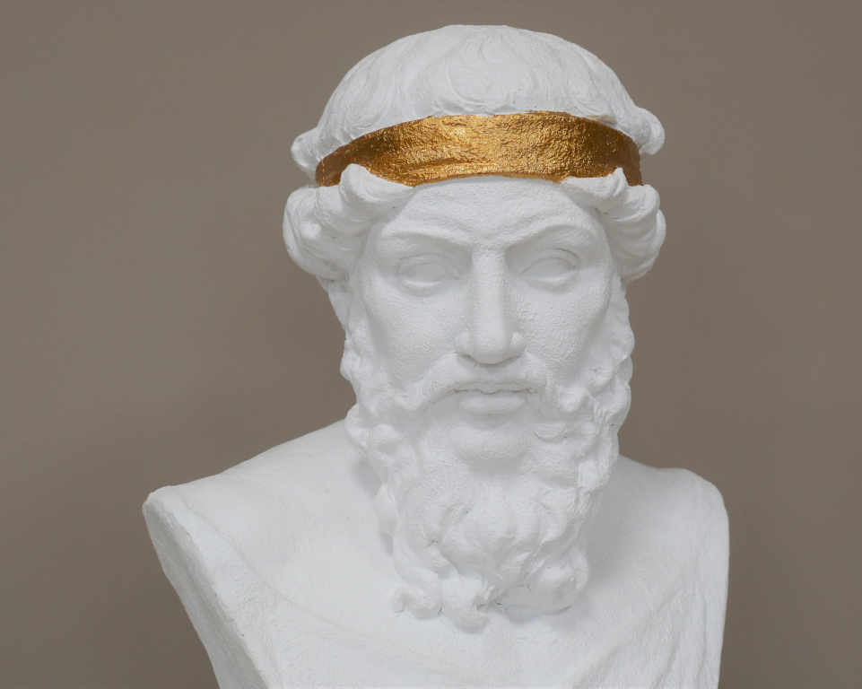 Greek Male Bust In White Stone Effect With Gold Band 47cm39.99